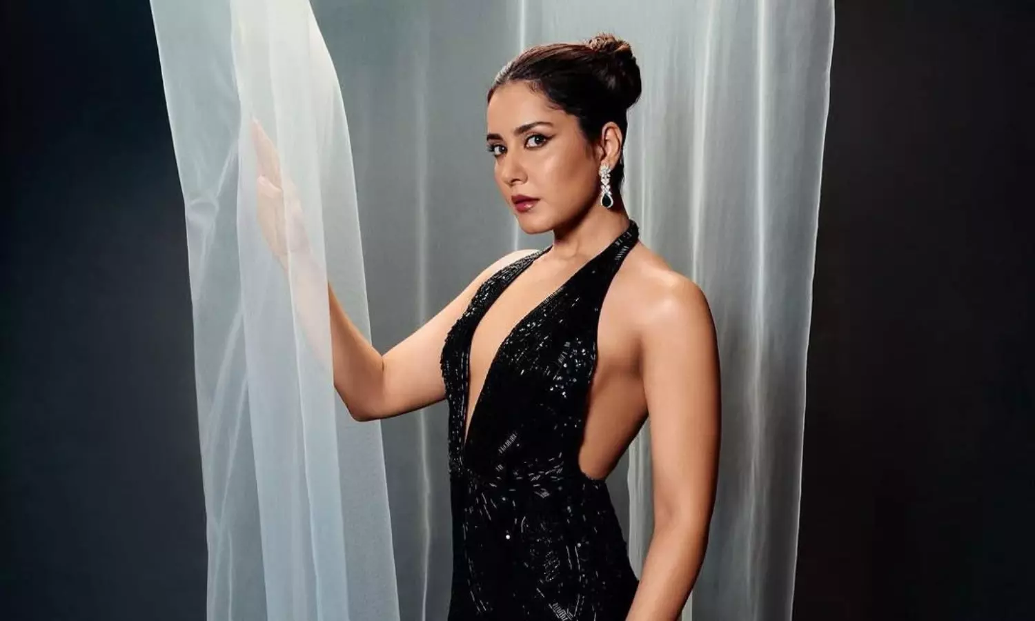 పిక్టాక్ : అందాల రాశి అనడంలో సందేహమా? పిక్టాక్ : అందాల రాశి అనడంలో సందేహమా?