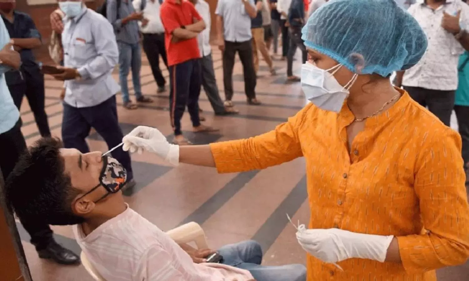 రోజు రోజుకీ పెరుగుతోన్న కోవిడ్ కేసులు.. మొత్తం మరణాల సంఖ్య ఇదే! రోజు రోజుకీ పెరుగుతోన్న కోవిడ్ కేసులు.. మొత్తం మరణాల సంఖ్య ఇదే!