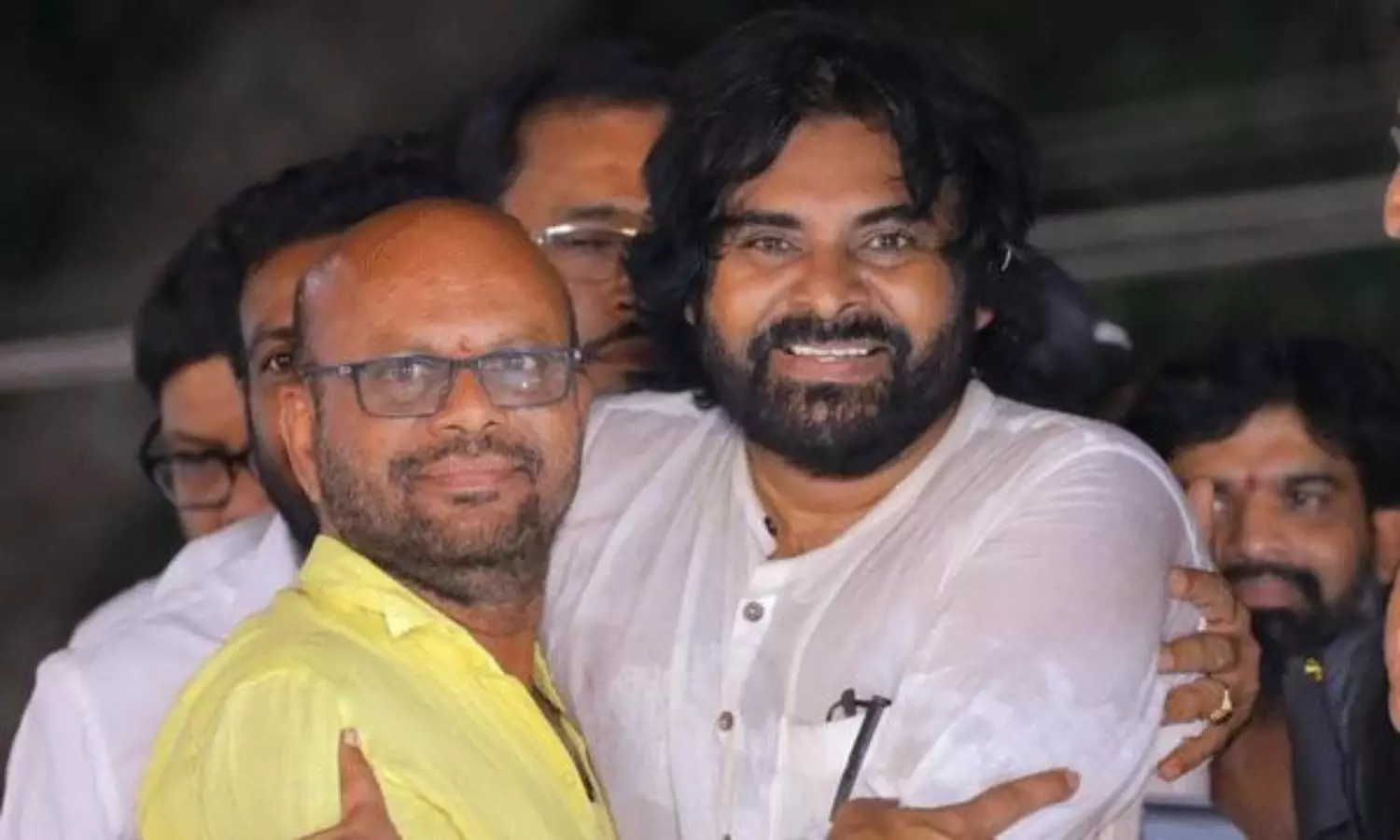 పవన్ ని ఇరుకున పెడుతున్న వర్మ !