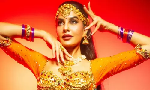 ఫోటో స్టోరి: జాక్విలిన్ కాదు నాట్య మ‌యూరి