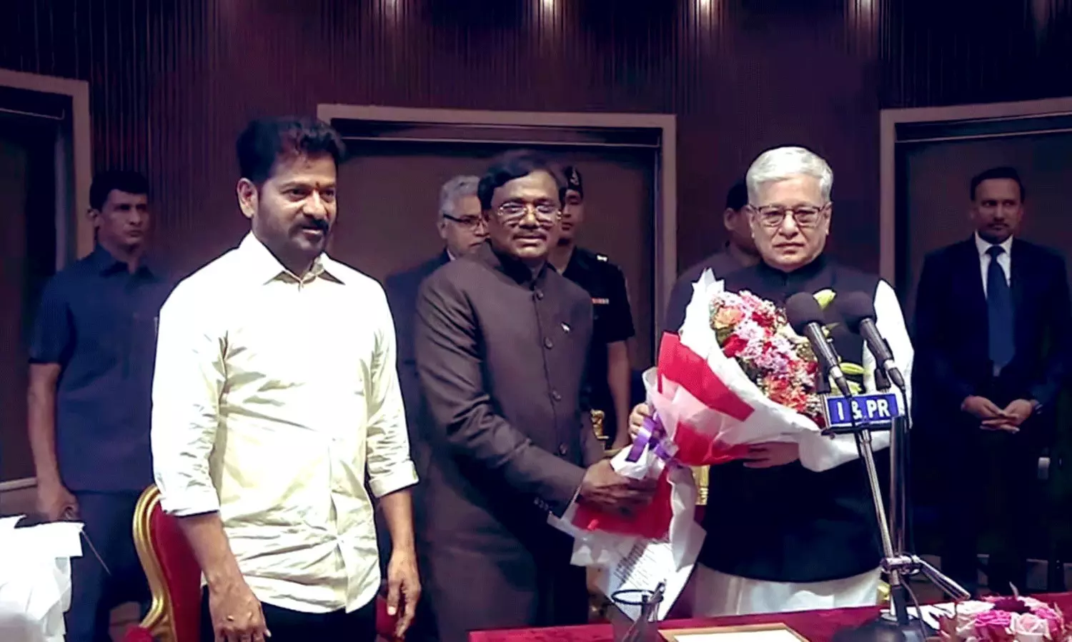 మంత్రిగా గడ్డం వివేక్.. ఎన్ని విశేషాలంటే?