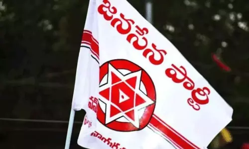 పిఠాపురంలో రెండుగా చీలిన జ‌న‌సేన‌... సై అంటే సై... !