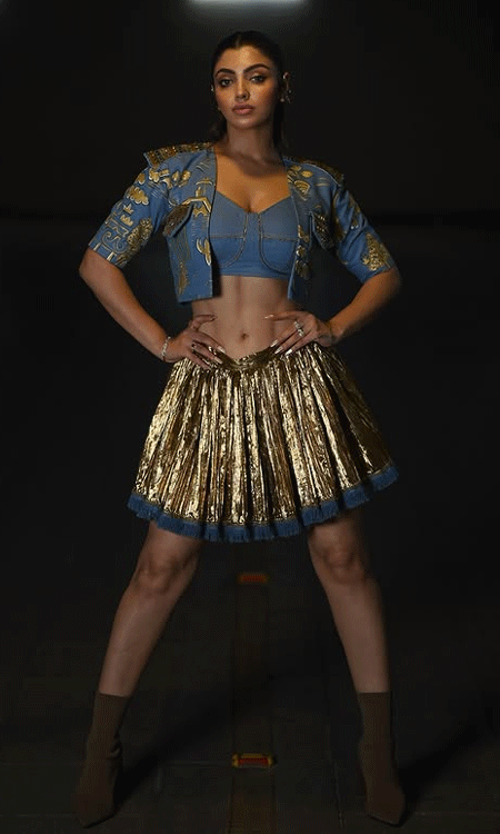 Akanksha Puris Stylish New Avatar Turns Heads Online