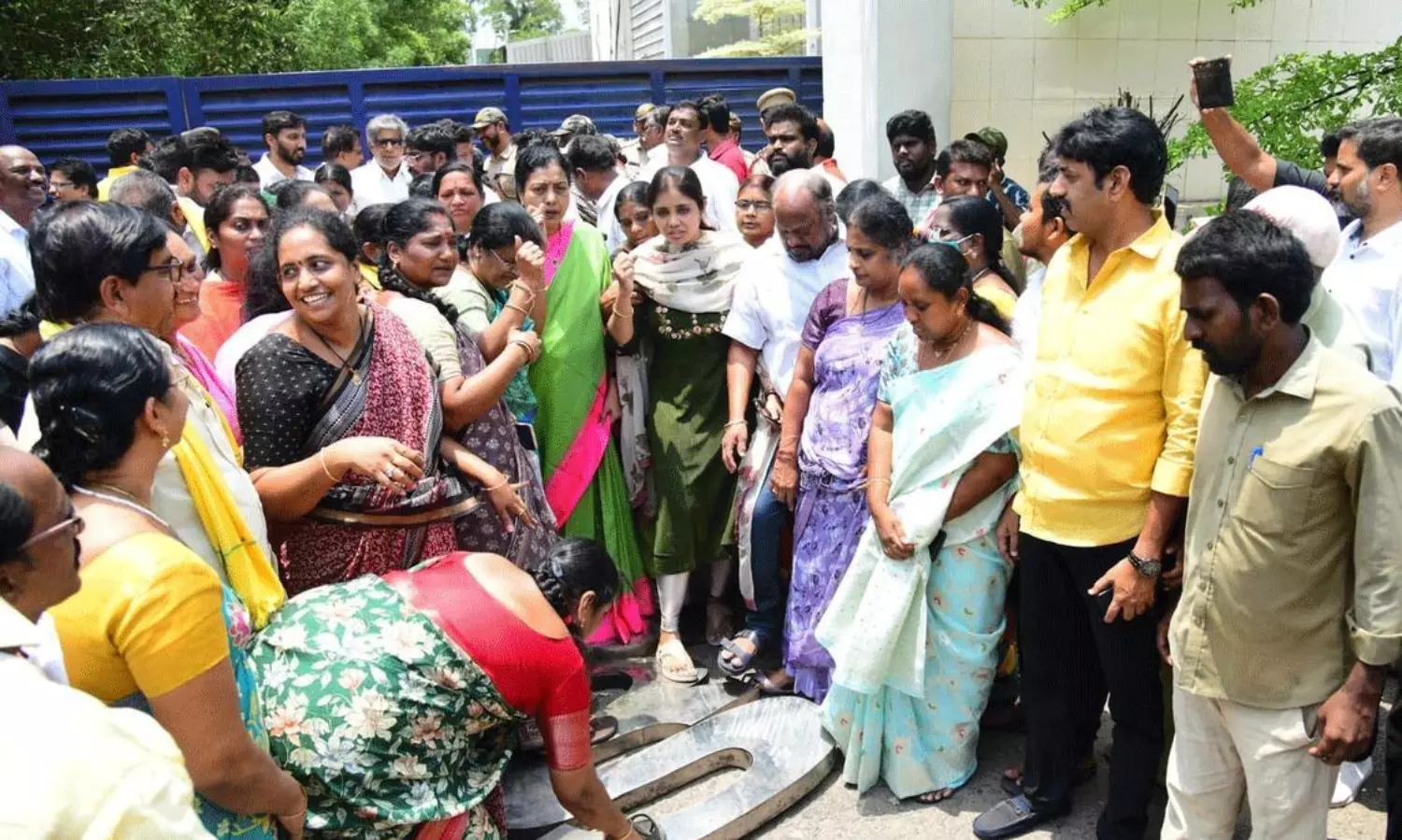 ఈ అమ‌రావ‌తి ర‌చ్చ ఎందాకా? ఎవ‌రు త‌గ్గాలి ..!