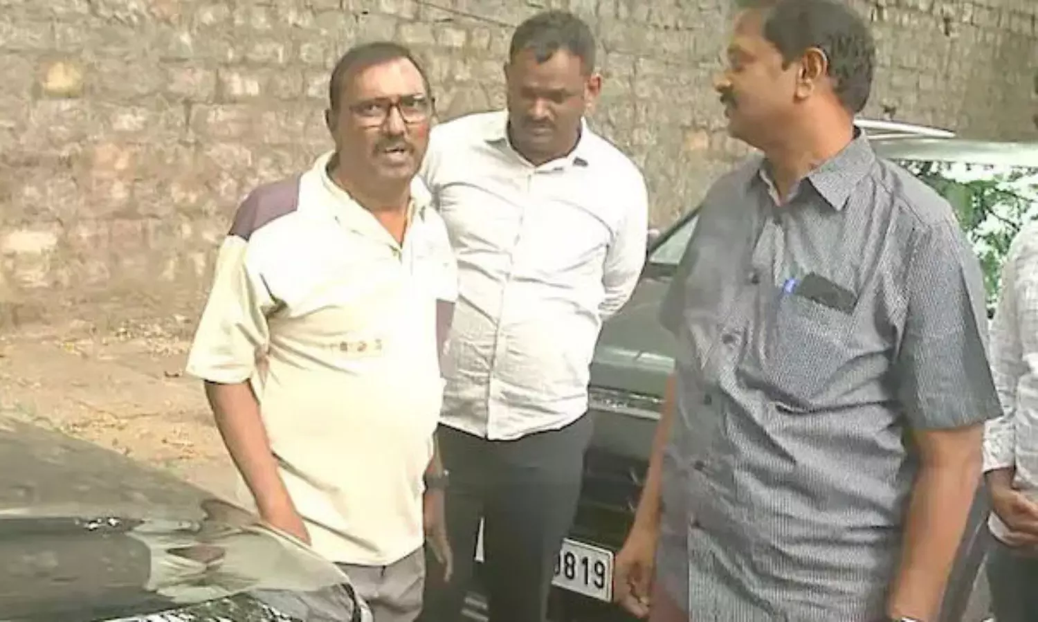 కొమ్మినేని అరెస్ట్ పై పట్టుమని పదిమంది కనిపించలేదా ?