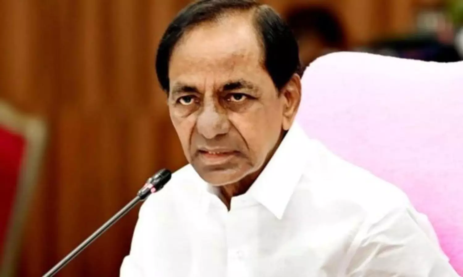 కేసీఆర్ జీవితంలో తొలిసారి.. ఒకరి ఎదుట కూర్చొని జవాబులు ఇవ్వటం!