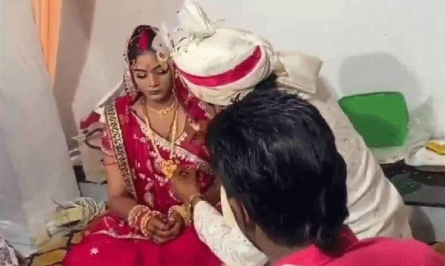 పెళ్లి రోజునుంచే హత్య ప్లాన్ చేసిన సోనమ్? పెళ్లి రోజునుంచే హత్య ప్లాన్ చేసిన సోనమ్?