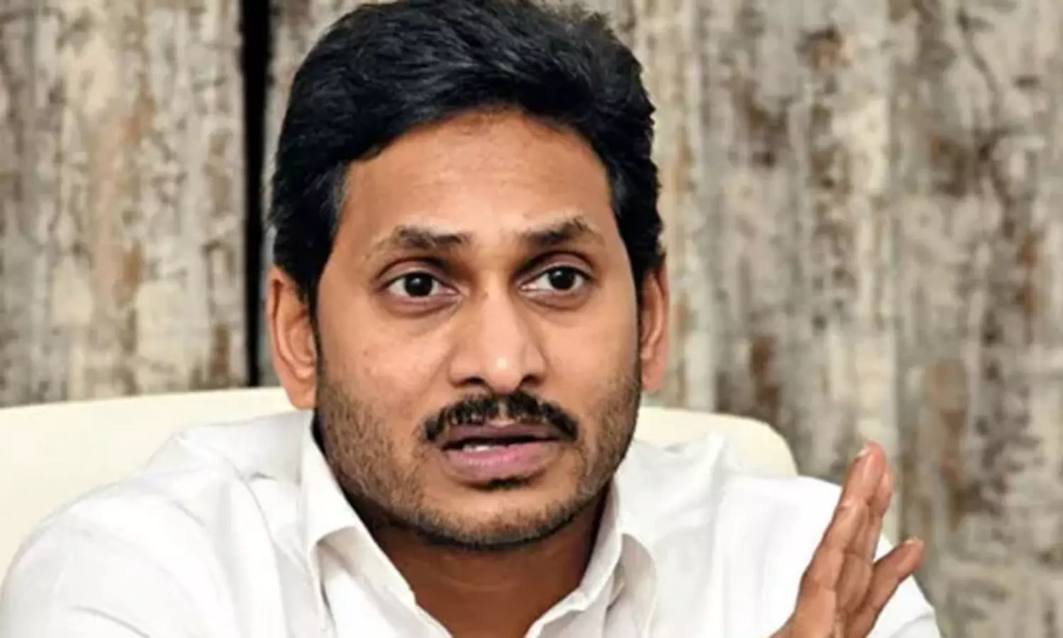 జగన్ పర్యటనలకు పర్మిషన్లు నో ? జగన్ పర్యటనలకు పర్మిషన్లు నో ?