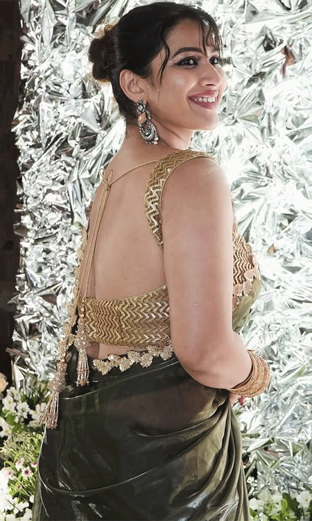 Desi Glam Queen: Inaya’s Stunning Ethnic Statement