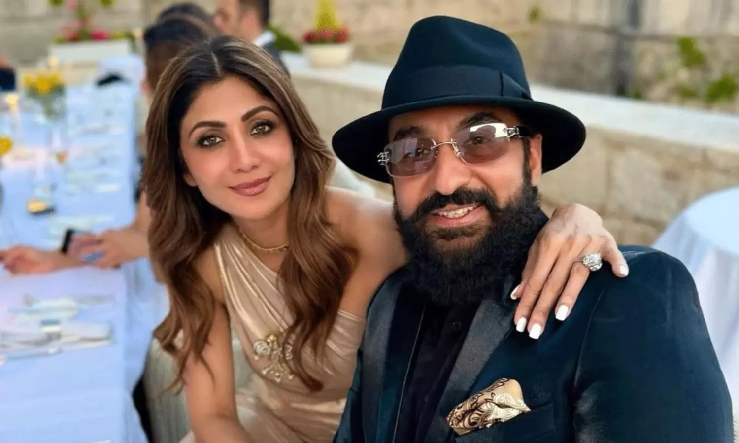 విదేశీయులతో శిల్పాశెట్టి భర్త గొడవకు కారణం? విదేశీయులతో శిల్పాశెట్టి భర్త గొడవకు కారణం?