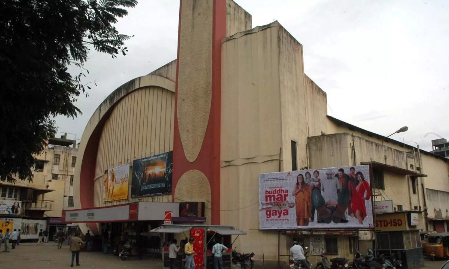 సింగిల్ స్క్రీన్ థియేట‌ర్లు క‌నుమ‌రుగ‌వుతాయా?