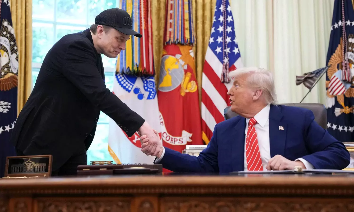 ట్రంప్ - మస్క్... టీకప్పులో తుఫానుగా మారిన వేళ అప్ డేట్ ఇదే! ట్రంప్ - మస్క్... టీకప్పులో తుఫానుగా మారిన వేళ అప్ డేట్ ఇదే!