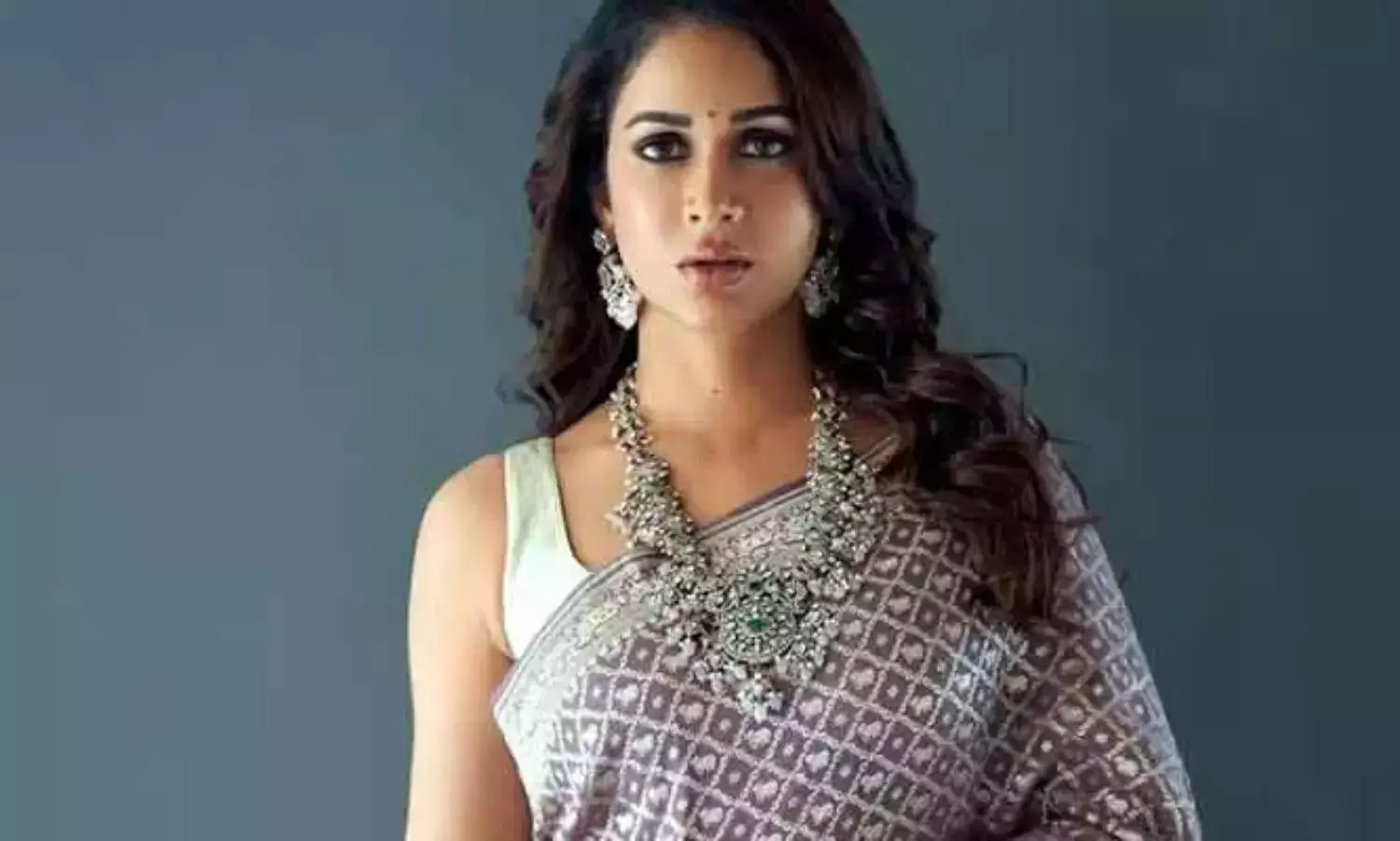 పౌడ‌ర్ కార‌ణంగా చీవాట్లు తిన్న హీరోయిన్!