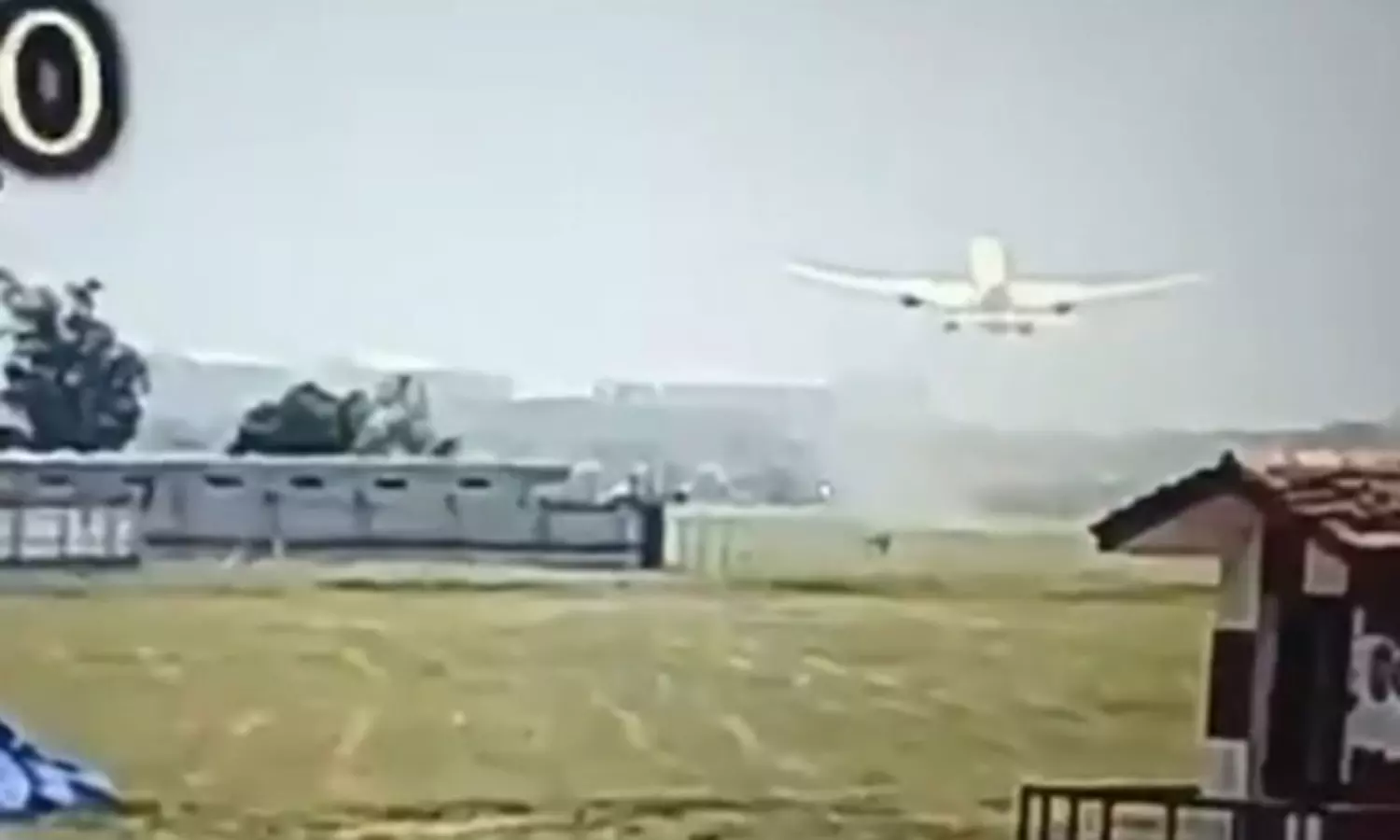 టేకాఫ్ అయిన సెకన్లలోనే మృత్యు ఒడికి... షాకింగ్ సీసీటీవీ వీడియో! టేకాఫ్ అయిన సెకన్లలోనే మృత్యు ఒడికి... షాకింగ్ సీసీటీవీ వీడియో!