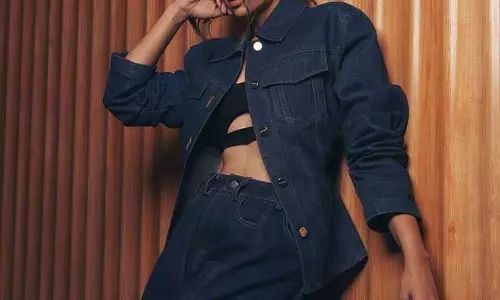 Kriti Kharbanda Lights Up Instagram with Her Soft Glam Look