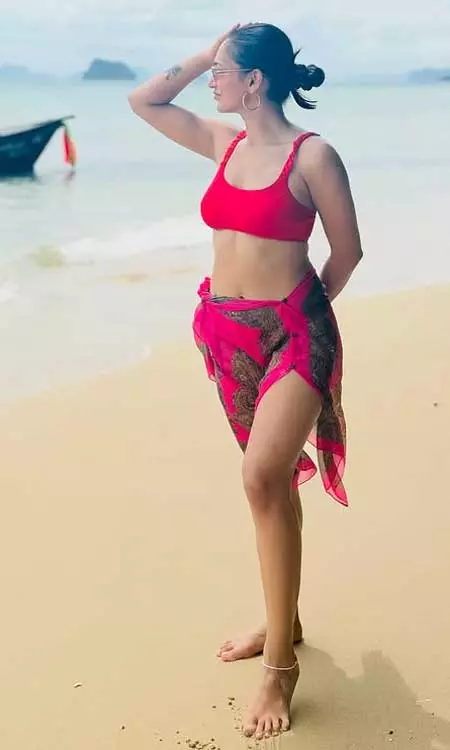 Mimi Chakraborty’s Beach Day Bliss