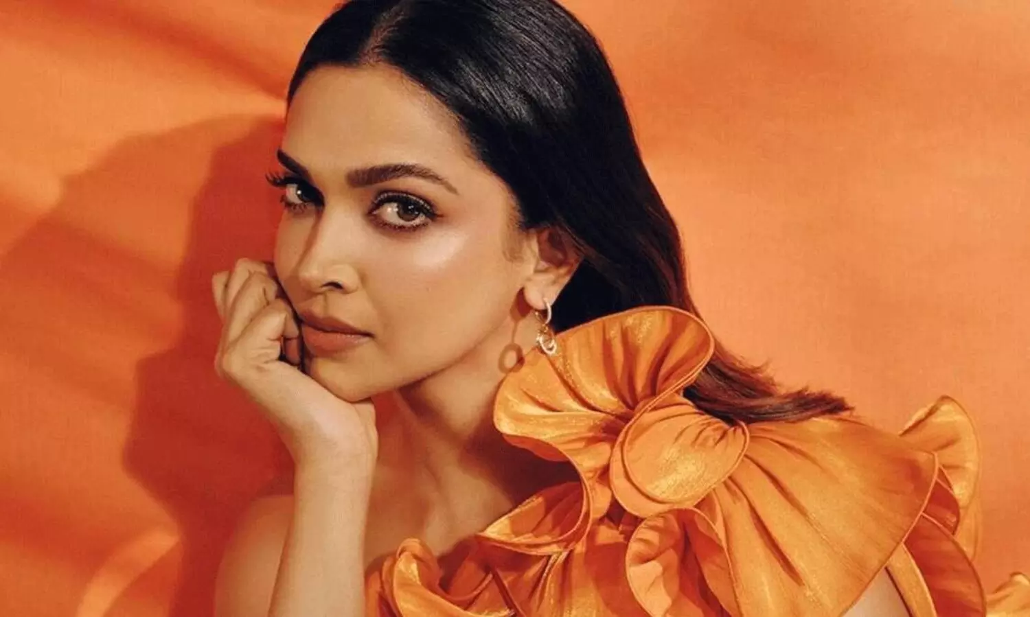 దీపికకు పీఆర్ అతితోనే చిక్కులు? దీపికకు పీఆర్ అతితోనే చిక్కులు?