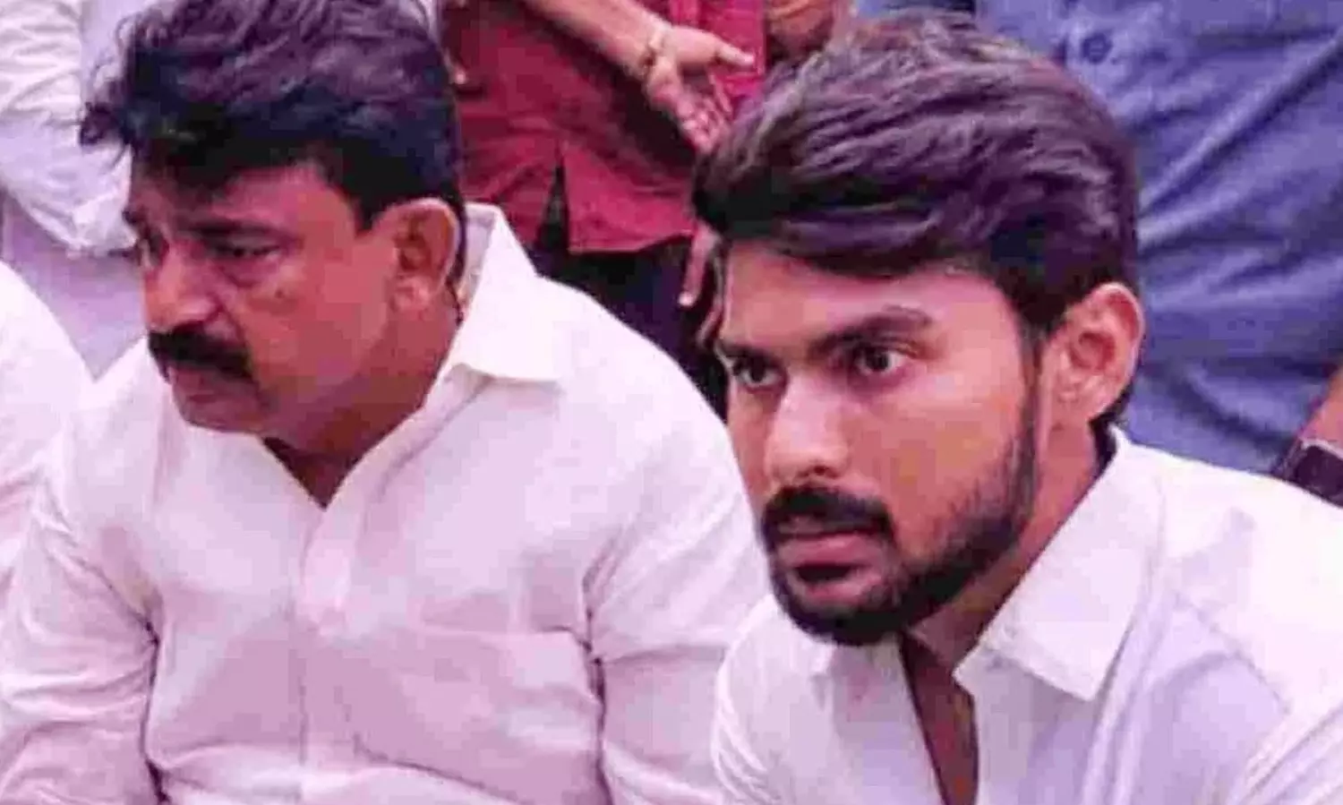 జూనియర్ పేర్నికి గట్టిగా బిగుస్తోందా ?