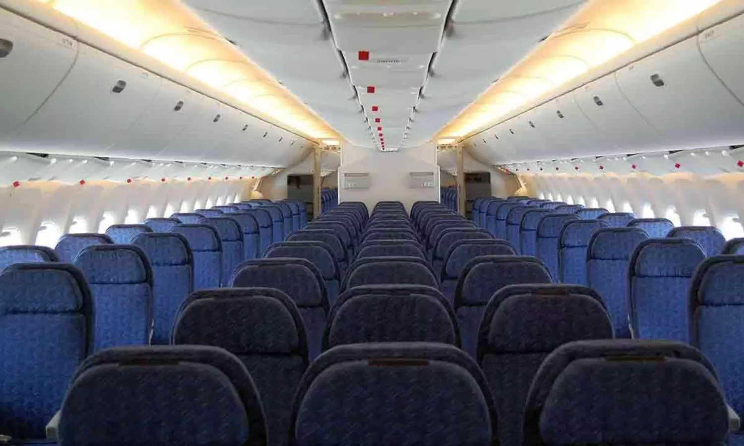 విమానంలో ఎక్కడ కుర్చుంటే సేఫ్... తెరపైకి ఆసక్తికర అధ్యయనం!