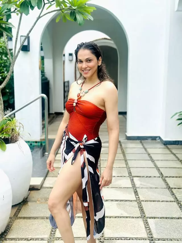 Isha Koppikar’s Vacation Vibes Cherishing Memories by the Pool