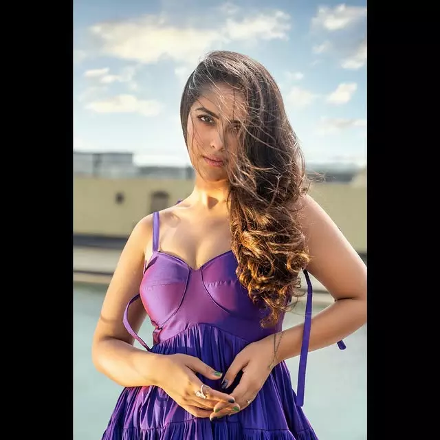 Avika Gor: A Breath of Fresh Air in a Sunlit Moment