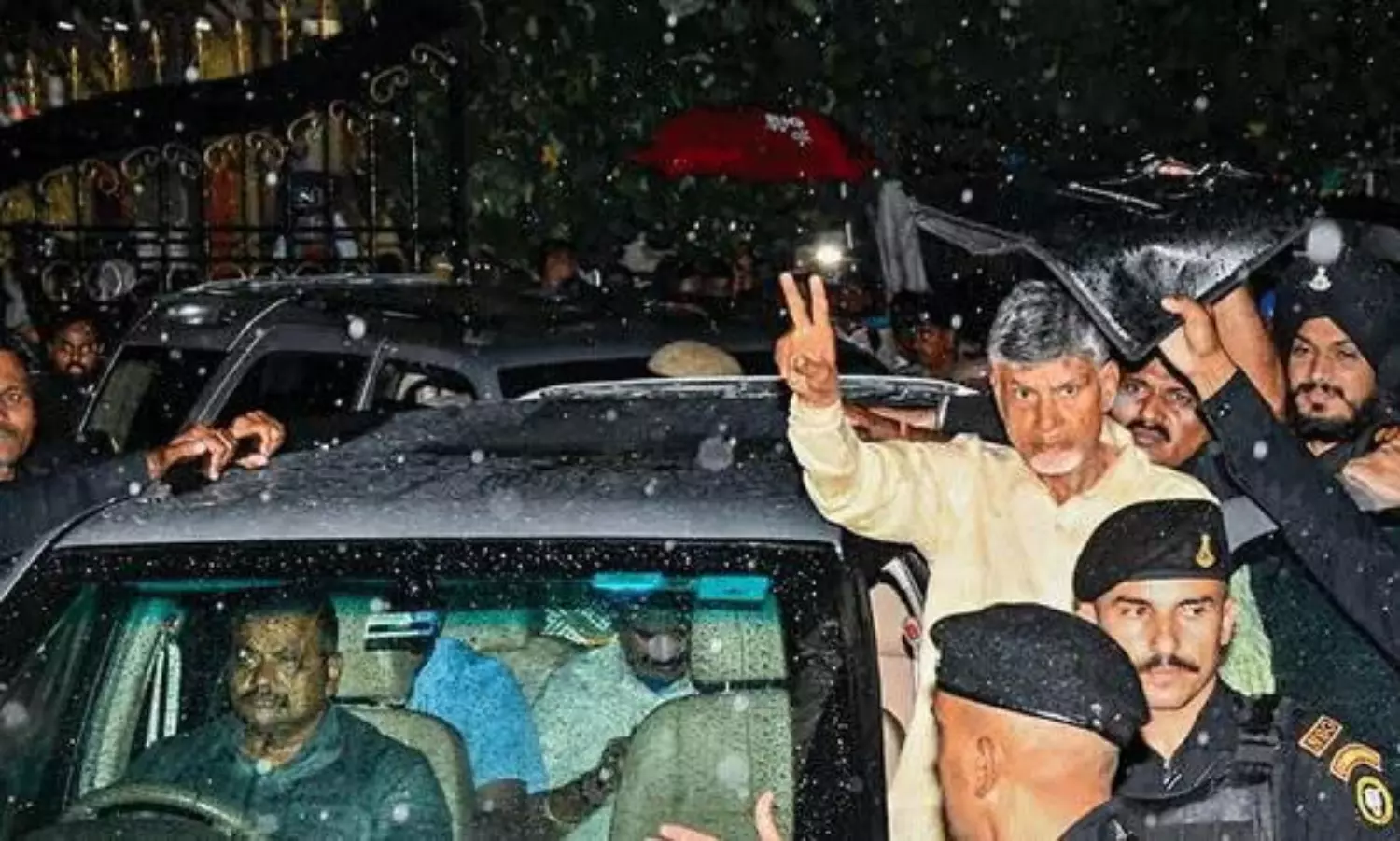 తెలుగు రాష్ట్రాల రాజకీయాల్ని ప్రభావితం చేస్తున్న విదేశాల్లోని తెలుగోళ్లు తెలుగు రాష్ట్రాల రాజకీయాల్ని ప్రభావితం చేస్తున్న విదేశాల్లోని తెలుగోళ్లు