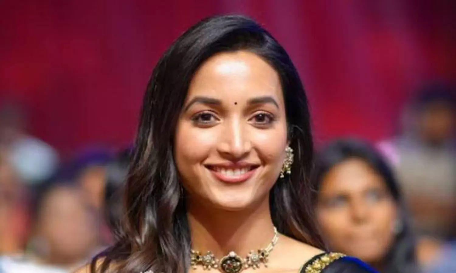 సీనియ‌ర్ స్టార్ తో హిట్ బ్యూటీ రొమాన్స్!