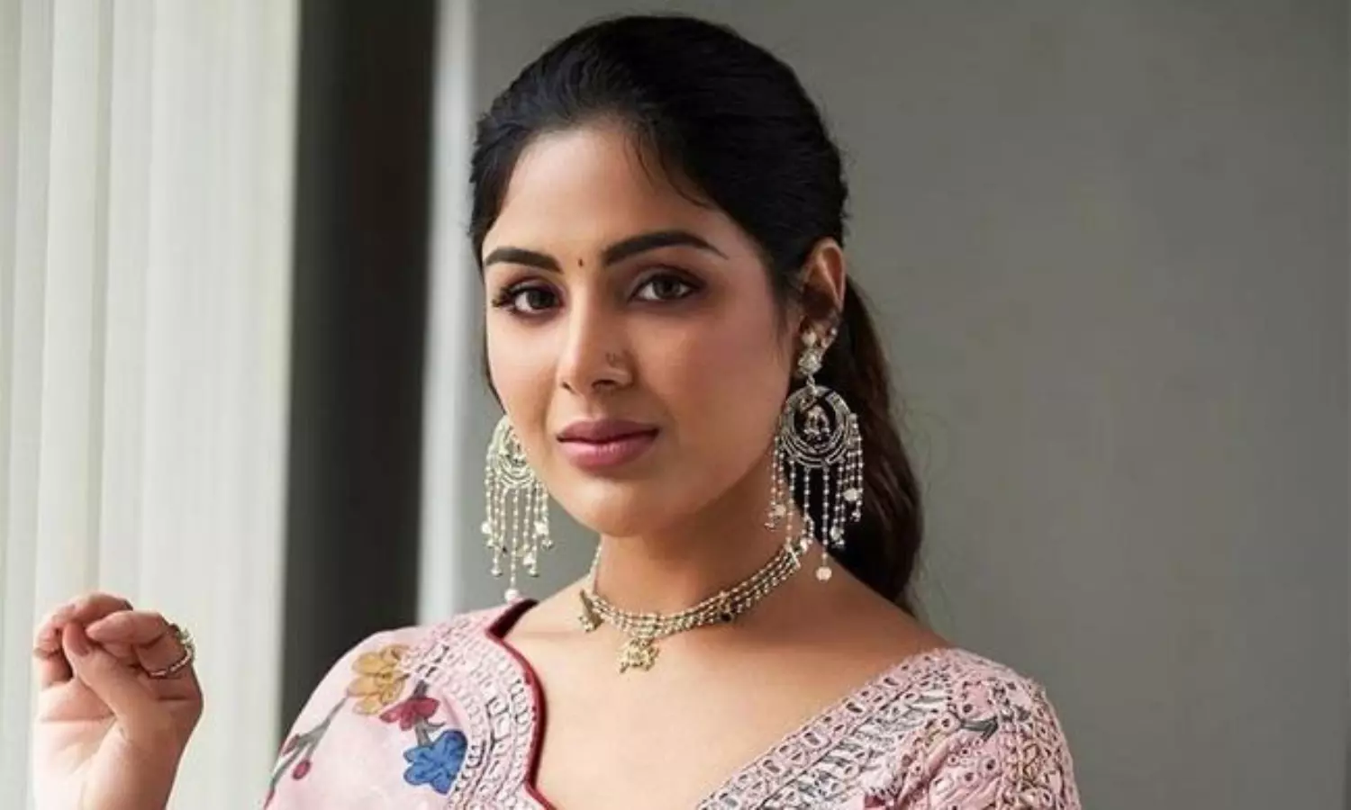 వాటి మీదే ఆశలు పెట్టుకున్న బ్యూటీ..!