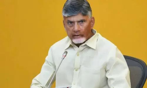 చంద్రబాబుతో టాలీవుడ్ ప్రముఖుల భేటీ.. సమస్యలు క్లియర్ అవుతాయా?