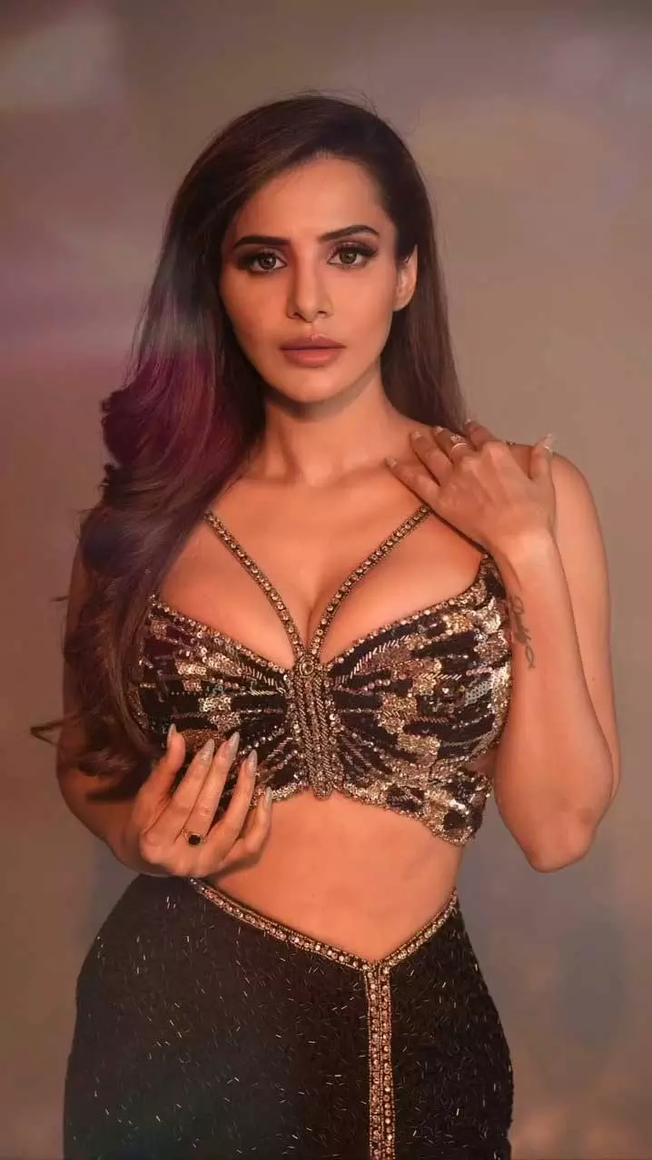 Ashu Reddy Turns Up the Glam Quotient in Bold New Look Ashu Reddy Turns Up the Glam Quotient in Bold New Look