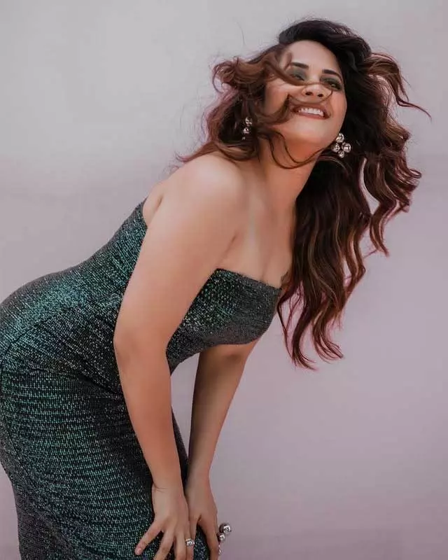 Anasuya Lights Up the Pre-Finale of Kiraack Boys Khiladi Girls Season 2 Anasuya Lights Up the Pre-Finale of Kiraack Boys Khiladi Girls Season 2