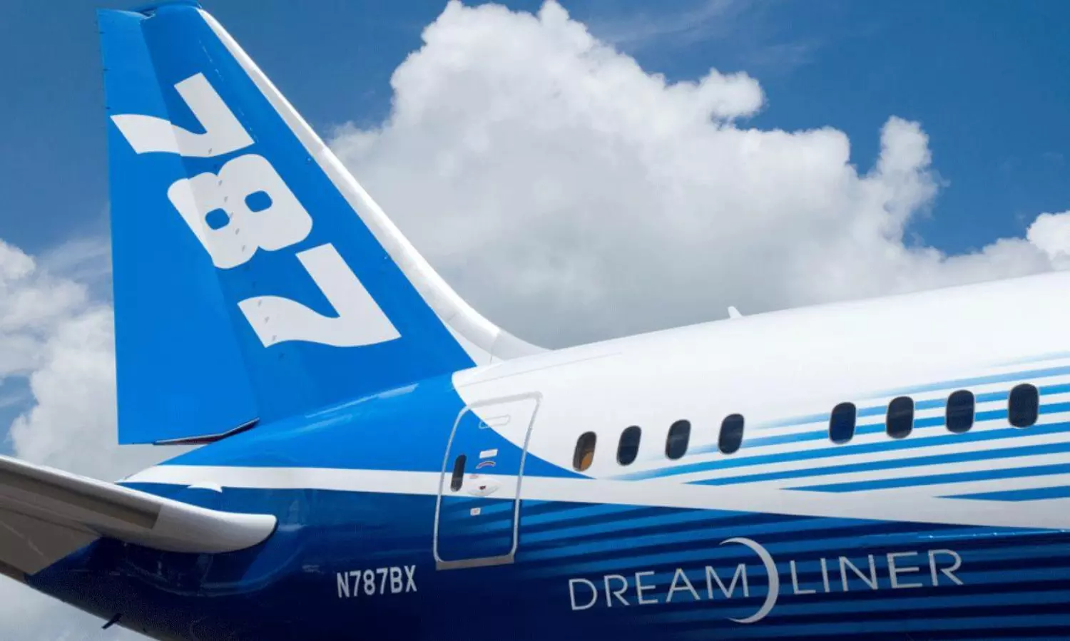 వందేళ్ళ బోయింగ్ విమానం....కుప్పకూలుతోంది ! వందేళ్ళ బోయింగ్ విమానం....కుప్పకూలుతోంది !