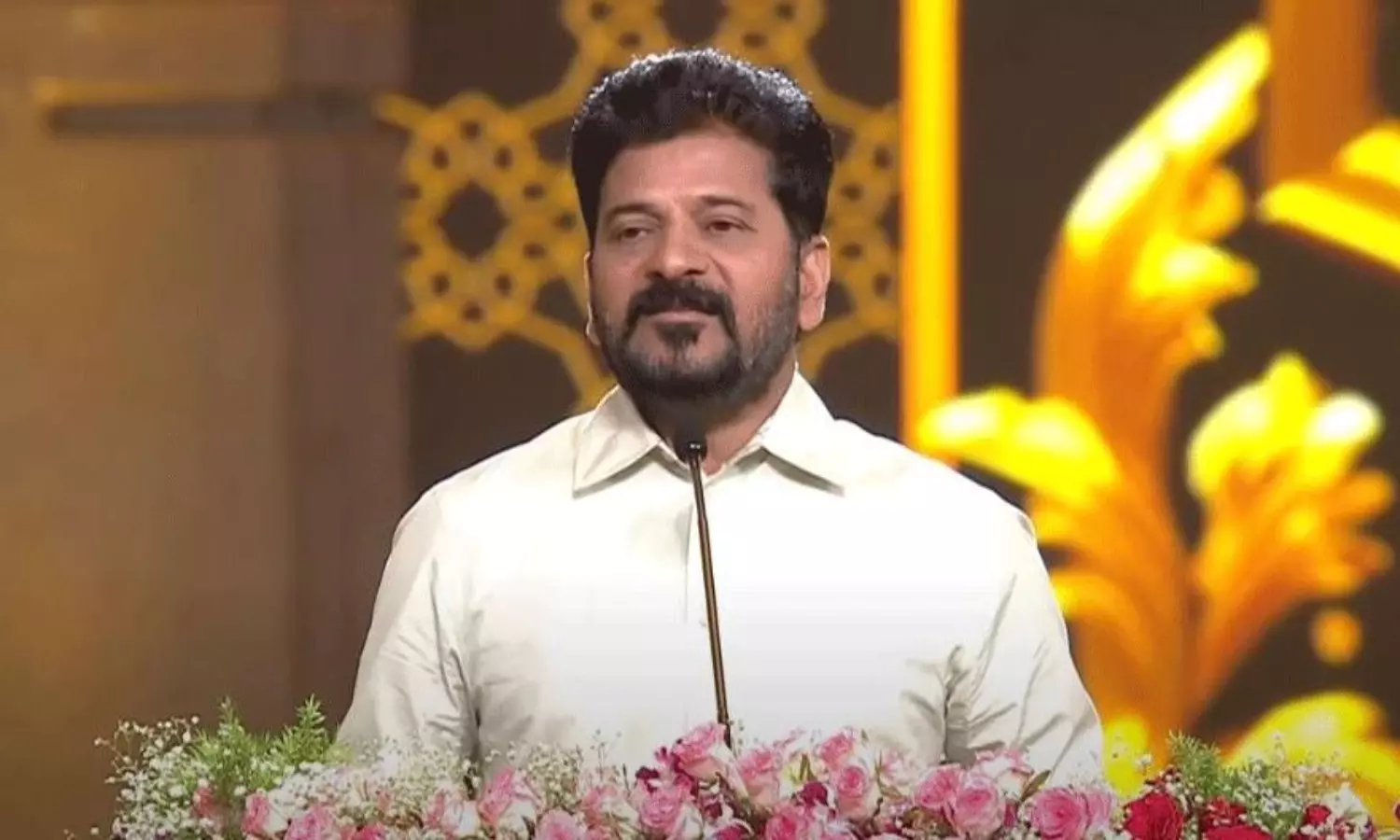 రేవంత్ సినీ బంధం మరింత గట్టిగా ! రేవంత్ సినీ బంధం మరింత గట్టిగా !