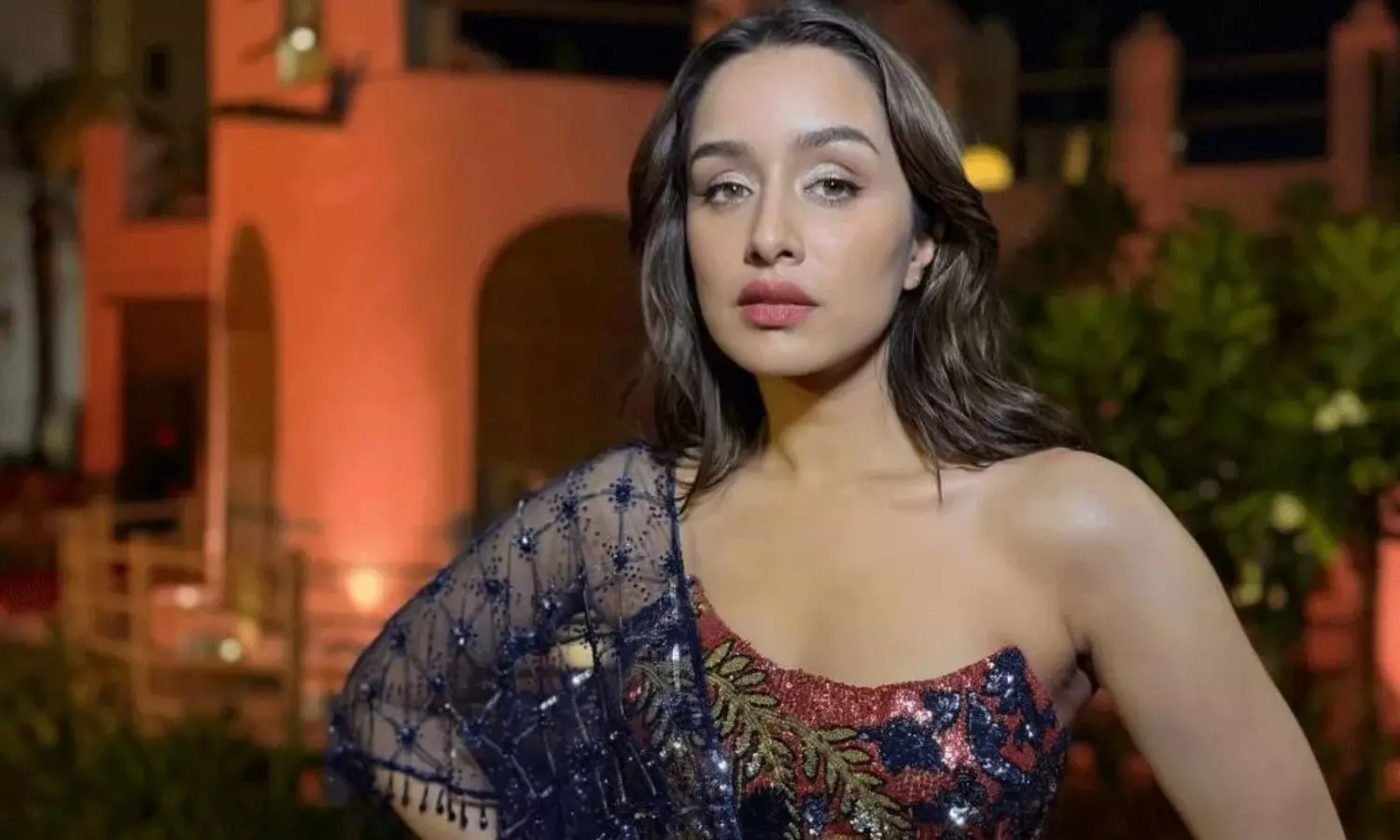 ఛావా సంచ‌ల‌నంతో క‌పూర్ బ్యూటీ బ‌యోపిక్!