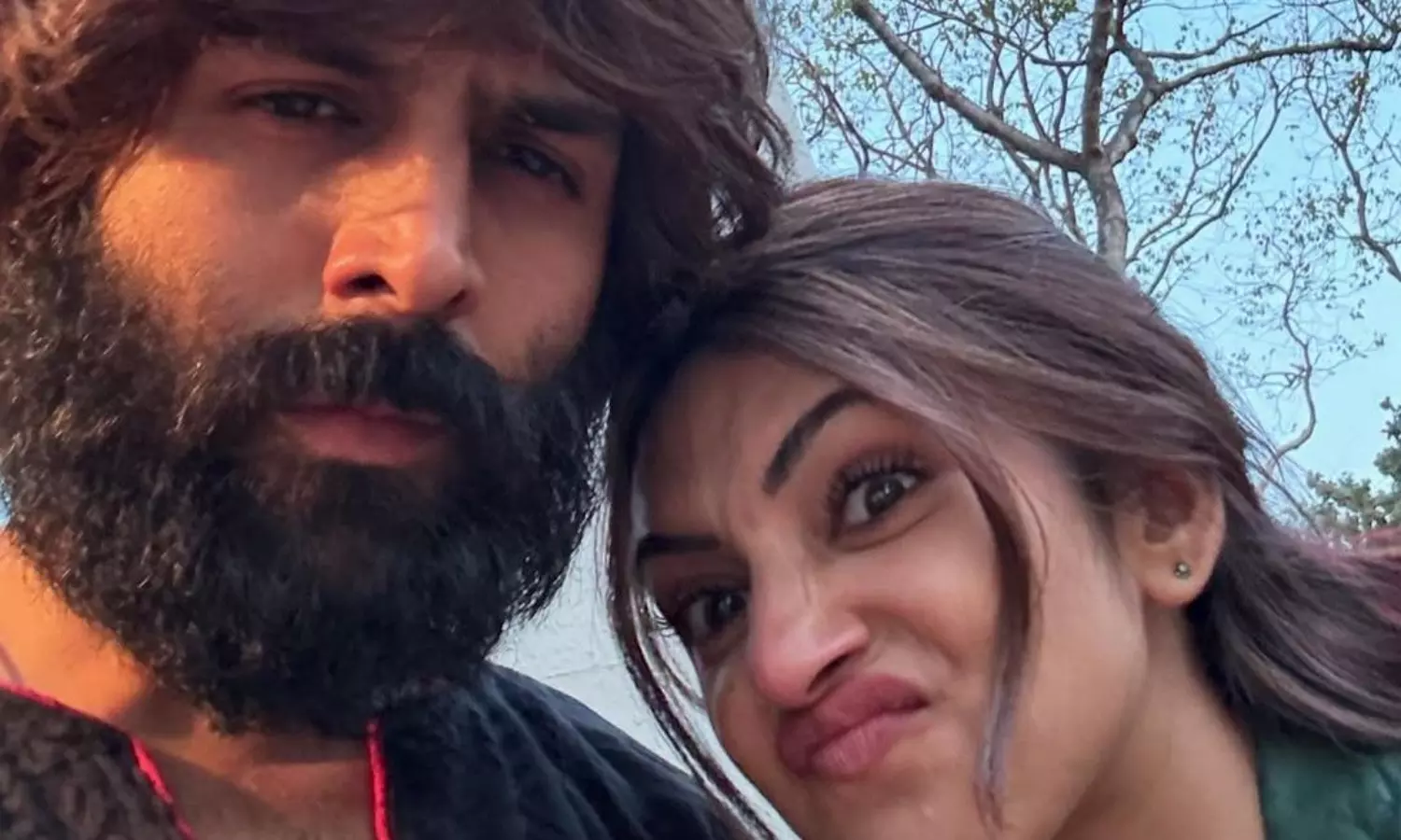 శ్రీ‌లీల మంకీ ఫేస్.. ఆట ప‌ట్టించిన హీరో