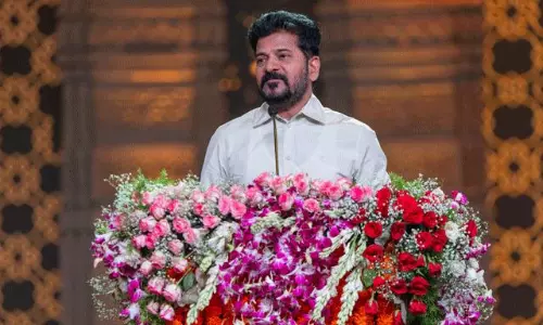 బాలీవుడ్, హాలీవుడ్ పై రేవంత్ కీలక వ్యాఖ్యలు.. రాజమౌళికి రిక్వెస్ట్!