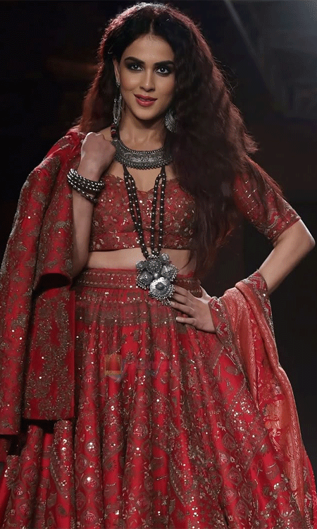 Genelia D’Souza Turns Heads with Her Traditional Ramp Appearance