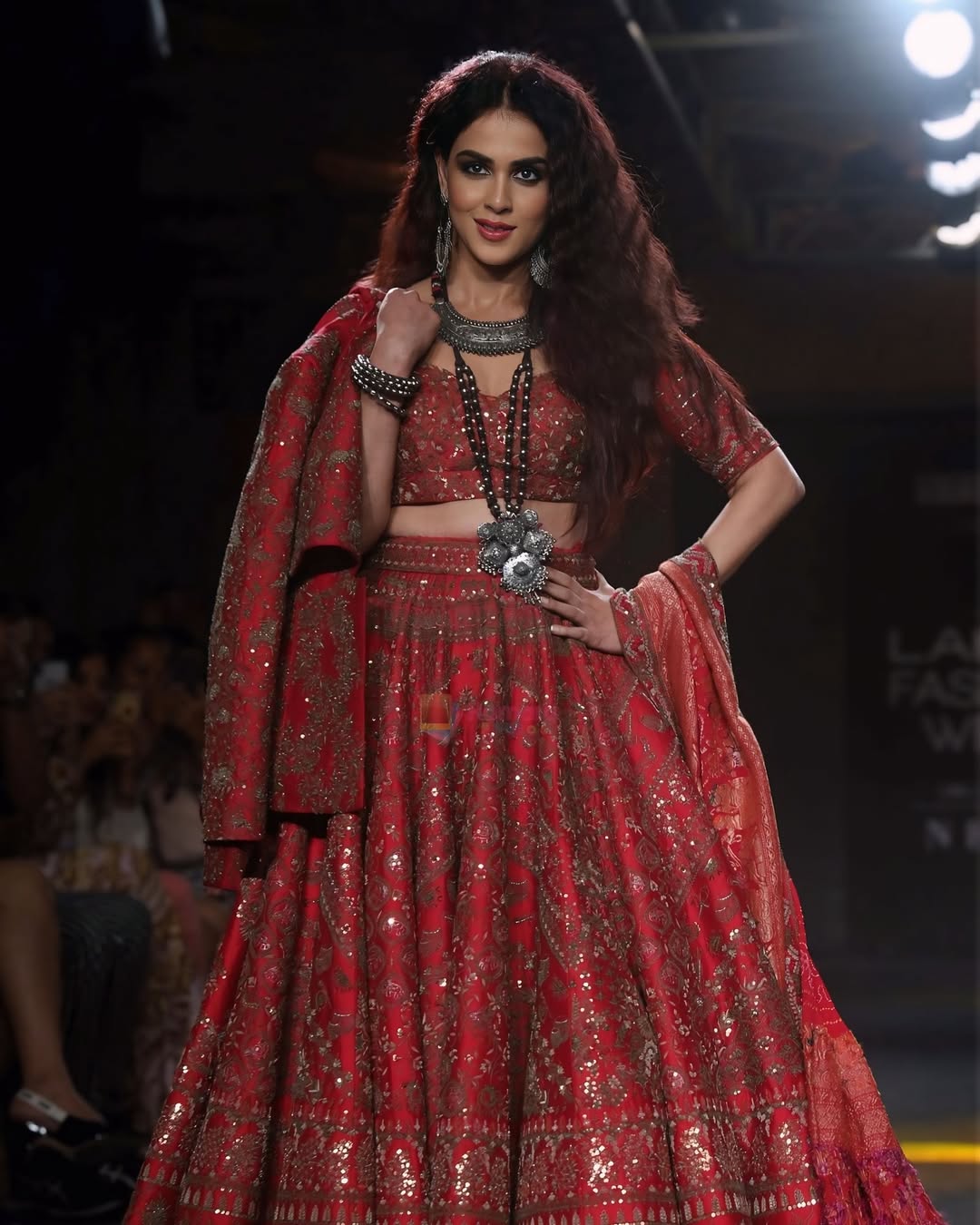 Genelia D’Souza Turns Heads with Her Traditional Ramp Appearance Genelia D’Souza Turns Heads with Her Traditional Ramp Appearance