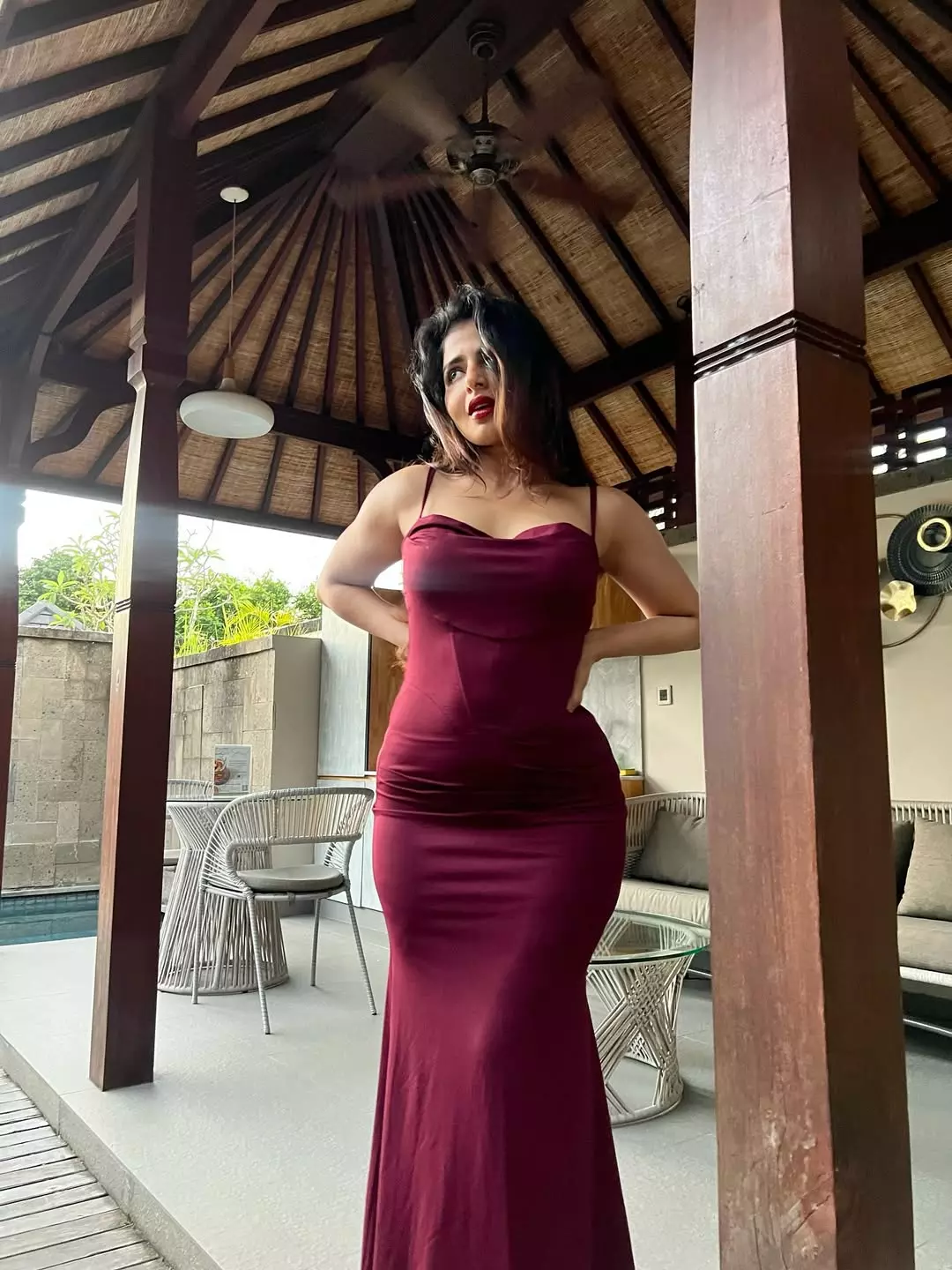 Iswarya Menon shines under thatched rooftop Iswarya Menon shines under thatched rooftop