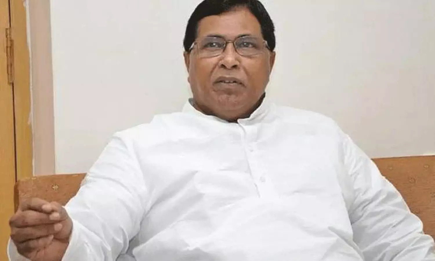 ఓ కొడుకు ఎంపీ, మరో కొడుకు ఎమ్మెల్యే.. ఐనా సీఎం సీటుపై ’జానా’ బెంగ.. ఓ కొడుకు ఎంపీ, మరో కొడుకు ఎమ్మెల్యే.. ఐనా సీఎం సీటుపై ’జానా’ బెంగ..