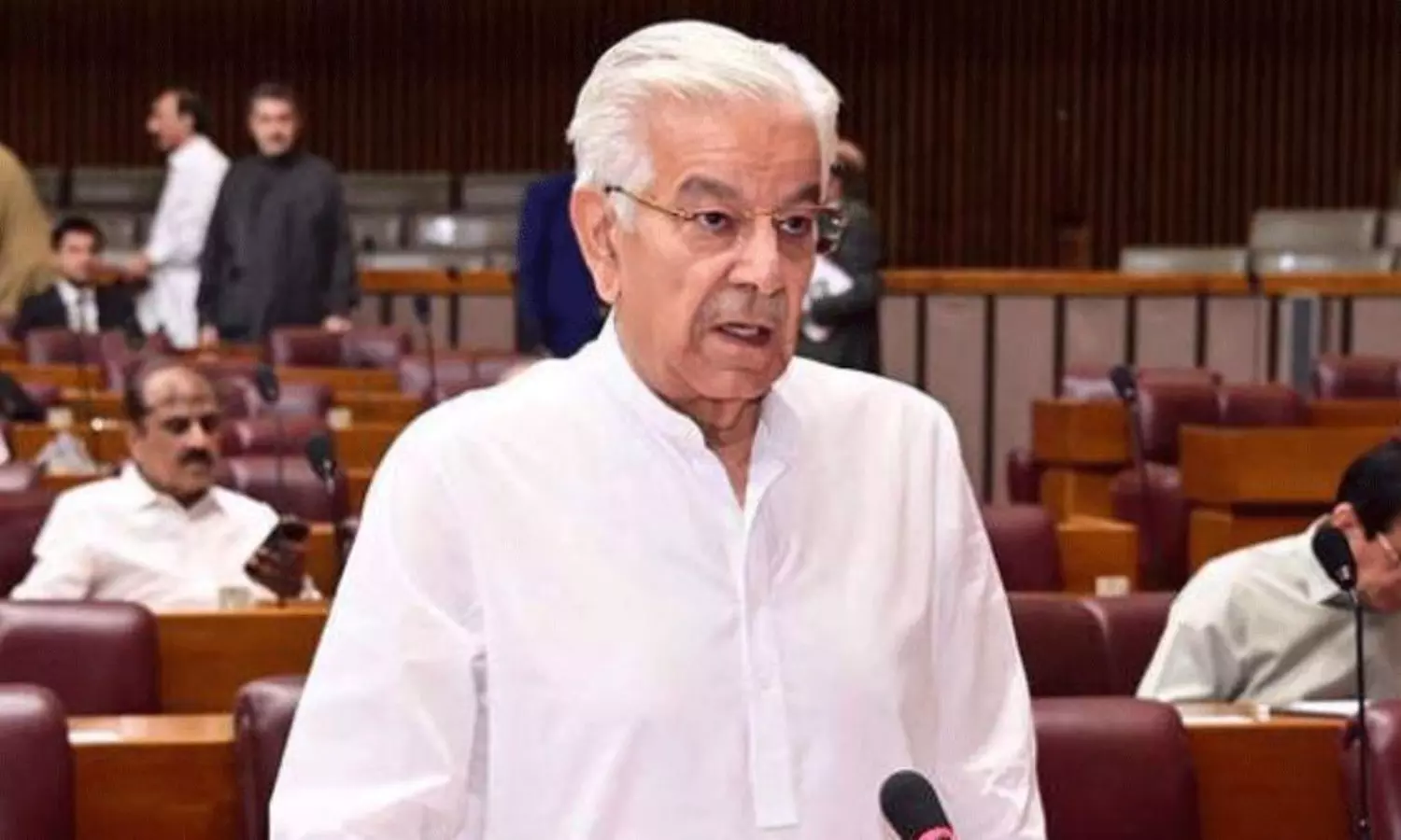 ఐపీఎల్ ఫ్లడ్ లైట్లు హ్యాక్ చేశారు.. మళ్లీ దొరికేసిన పాక్ మంత్రి! ఐపీఎల్ ఫ్లడ్ లైట్లు హ్యాక్ చేశారు.. మళ్లీ దొరికేసిన పాక్ మంత్రి!