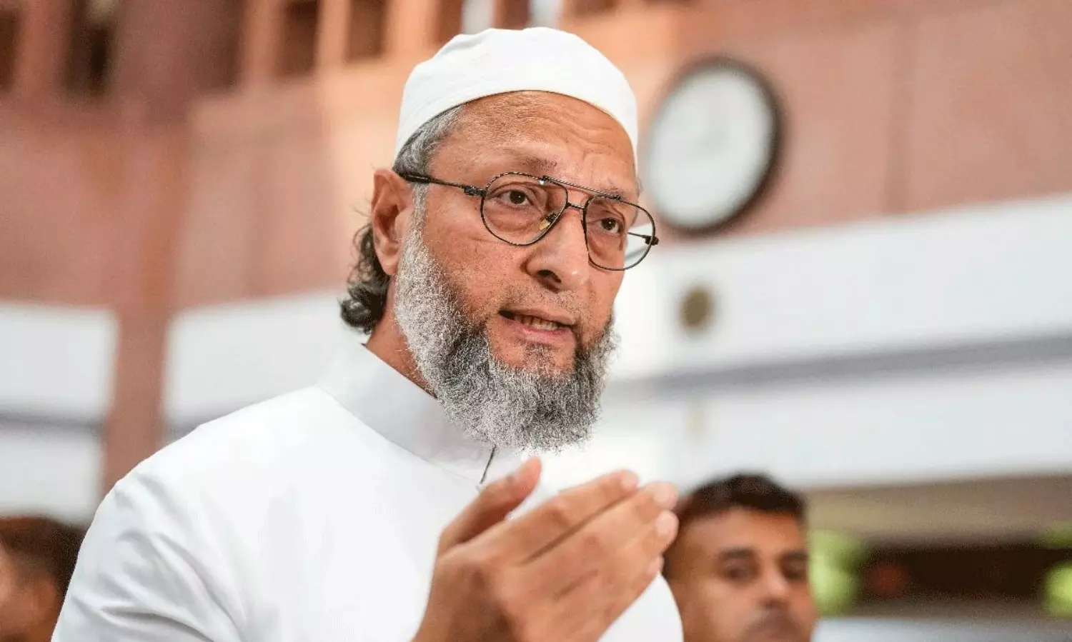 మజ్లిస్ ఎంట్రీ : వైసీపీకి లాభమా కూటమికి మేలా ? మజ్లిస్ ఎంట్రీ : వైసీపీకి లాభమా కూటమికి మేలా ?