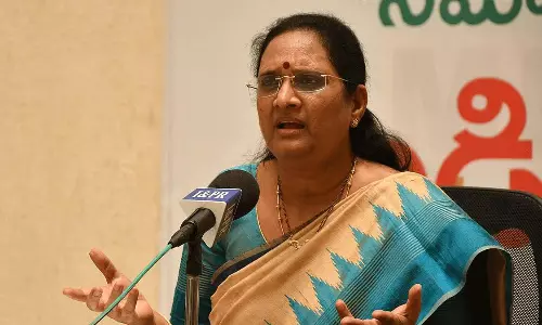 వాసిరెడ్డి పద్మ రాజకీయ వాస్తు  బాలేదా ?