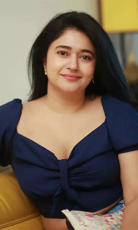Poonam Bajwa Defines Classic Beauty in New Shoot