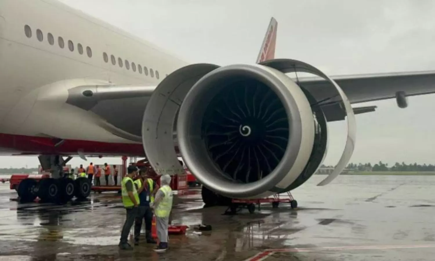 మరో ఎయిరిండియా విమానంలో సాంకేతిక లోపం.. ముంబై చేరకముందే...!