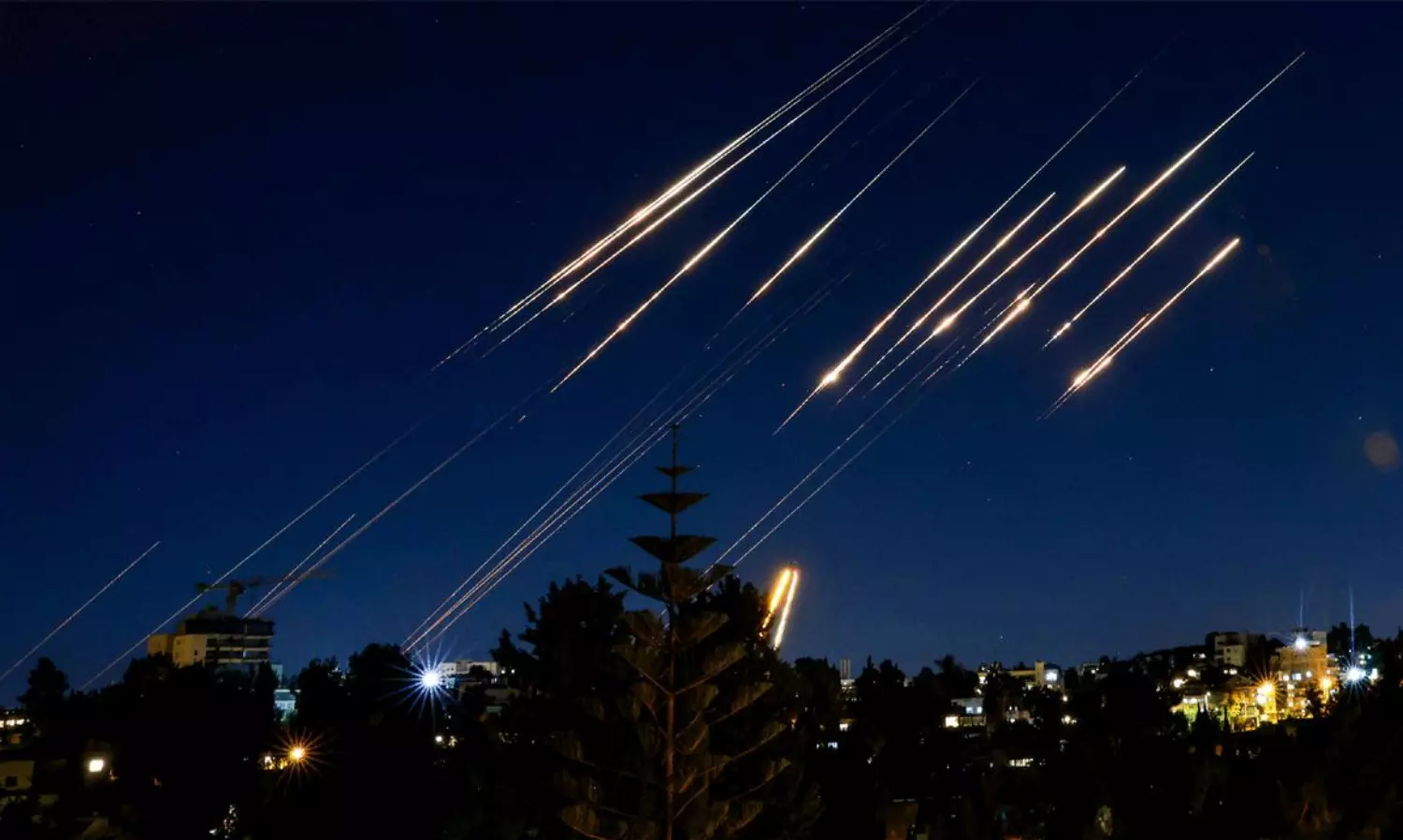 ఇజ్రాయెల్ పై ఇరాన్ చీకటి దెబ్బే ఎందుకో తెలుసా..? ఇజ్రాయెల్ పై ఇరాన్ చీకటి దెబ్బే ఎందుకో తెలుసా..?