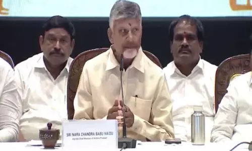 ఒట్టు పెట్టించుకున్న చంద్రబాబు.. విశాఖ సభలో రేర్ సీన్