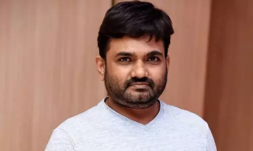 హిట్ డైరెక్ట‌ర్ల‌తో మారుతి క‌థ‌లు