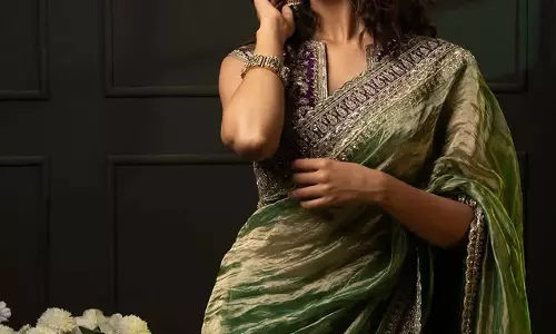 Meenakshi Chaudhary Serves Royal Vibes in Saree