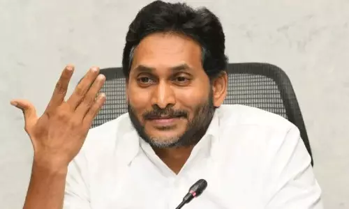జ‌గ‌న్ కు ఫోన్ ట్యాపింగ్ `ఉచ్చు`?